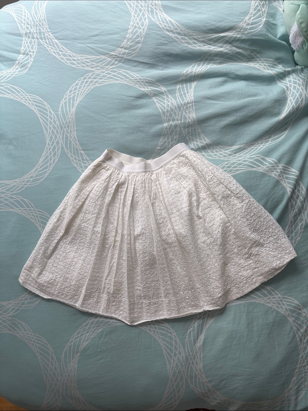 Uniqlo White Eyelet Skirt - Picture 2 of 7